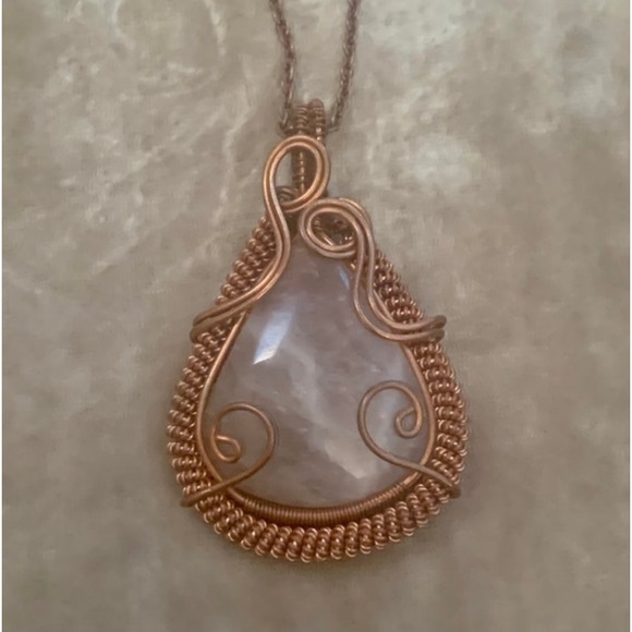 New! Hand Crafted Coper Wire Rose Quartz Pendant and Matching Chain Neck… - Picture 6 of 9